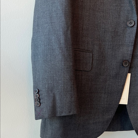 Suitsupply Charcoal Dress Suit - Picture 4 of 13